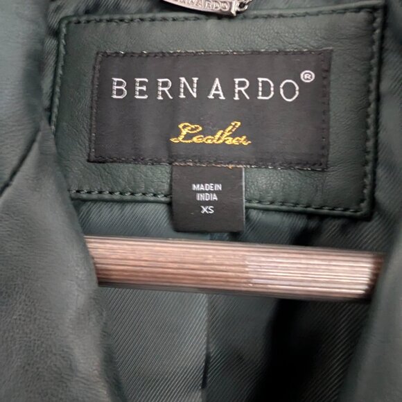 NWOT Bernardo Asymmetric Zip Leather Moto Jacket Women XS Deep Green - Picture 2 of 3